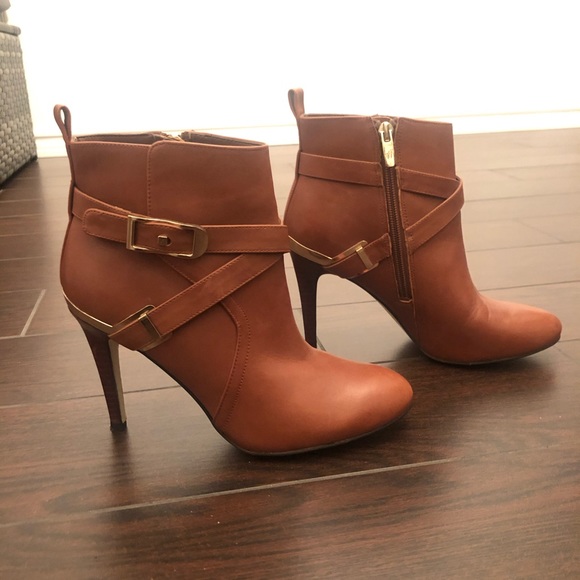 Marc Fisher Tan leather booties - Picture 1 of 5